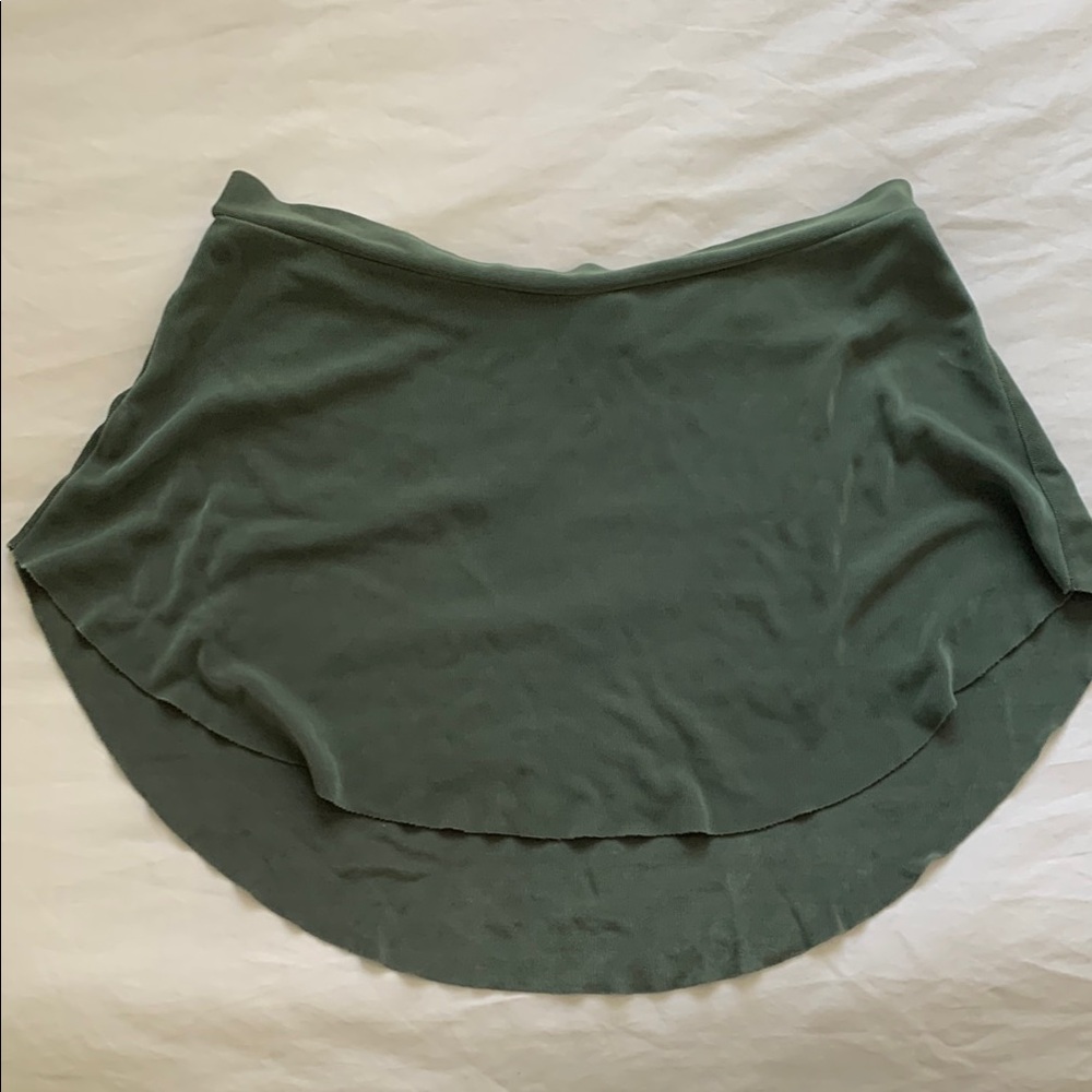 Green bullet point skirt size M